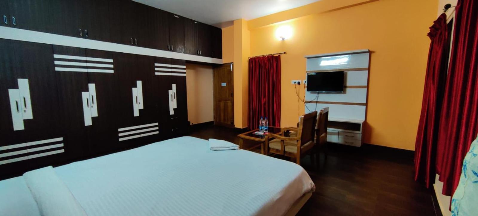 Chetan Inn Hotel Bhubaneswar Exterior foto