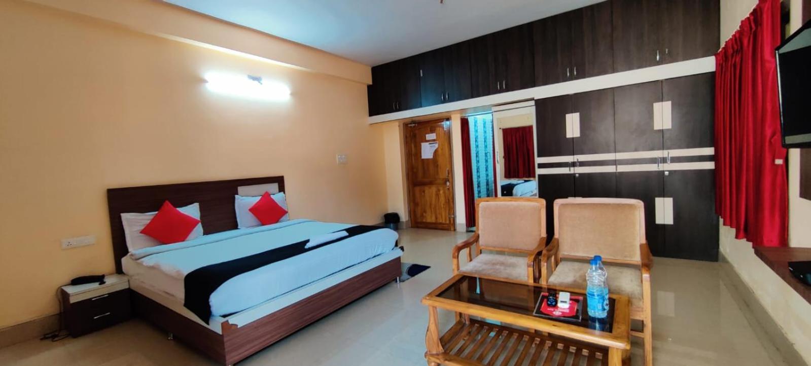 Chetan Inn Hotel Bhubaneswar Exterior foto